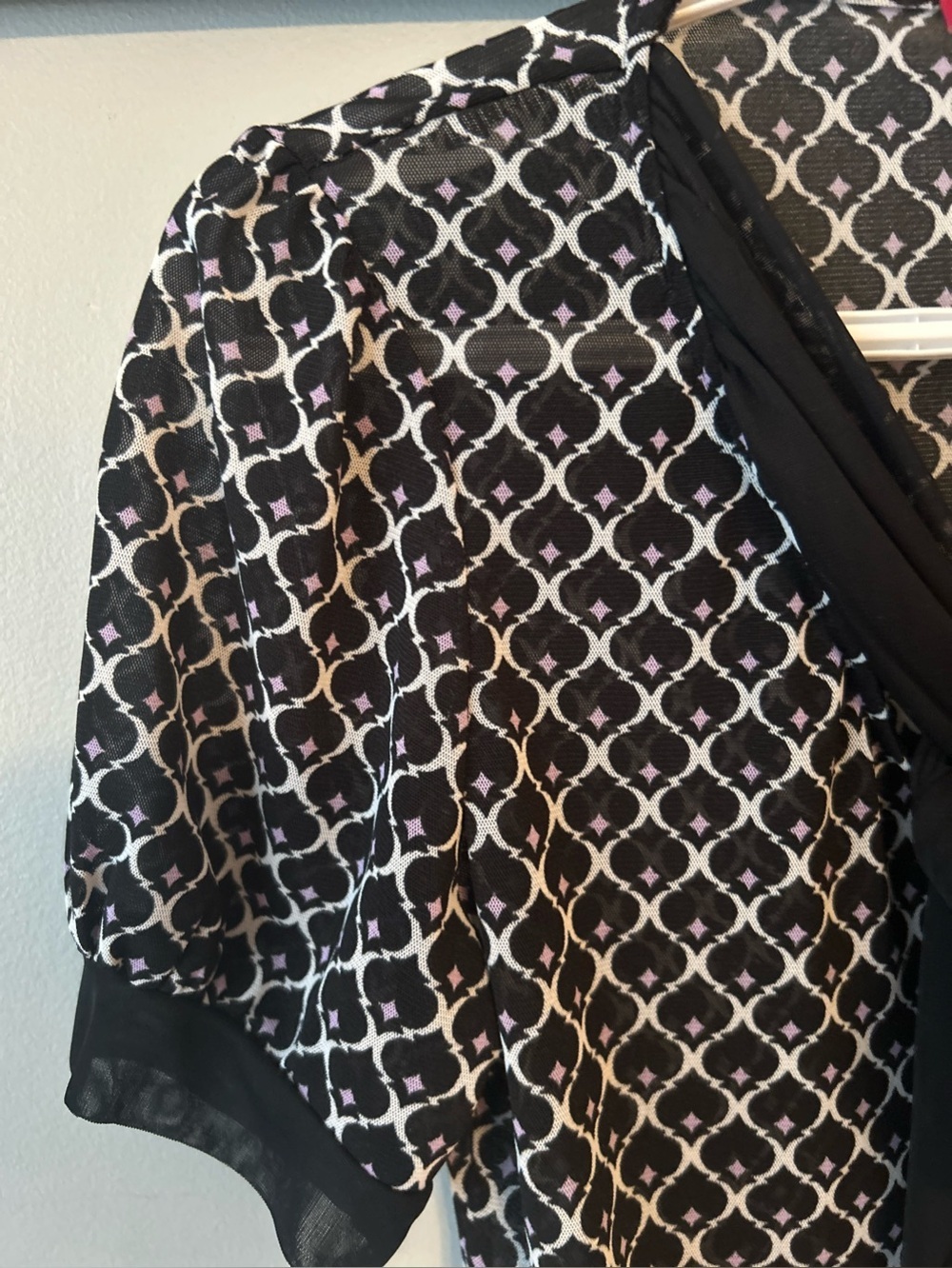 Mesh Tie-Neck Short Sleeve top - Picture 2 of 12